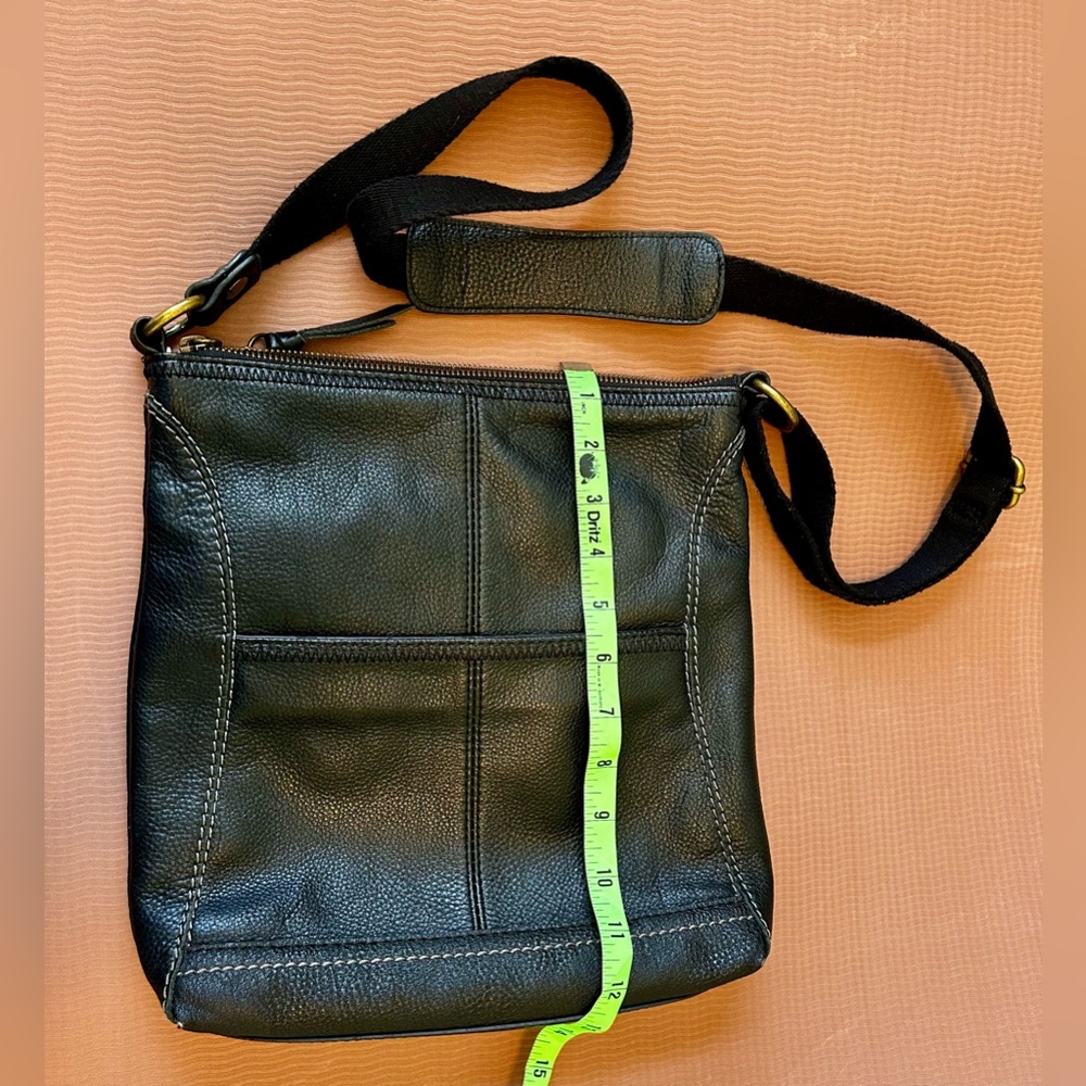 The Sak Black Leather Crossbody Purse - Picture 4 of 9